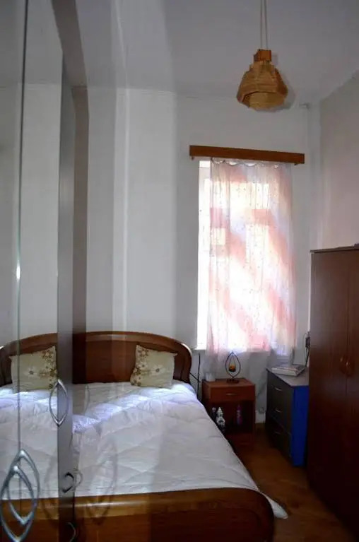 Тбилиси: Georgeos Place