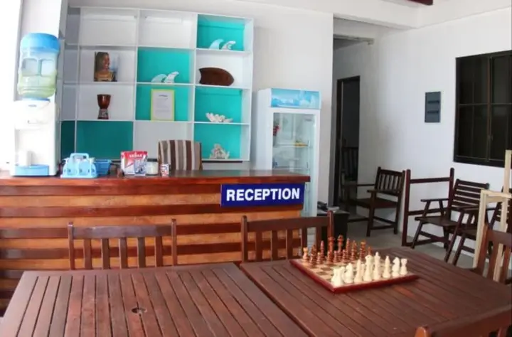 Тулусду: Cokes Surf Camp