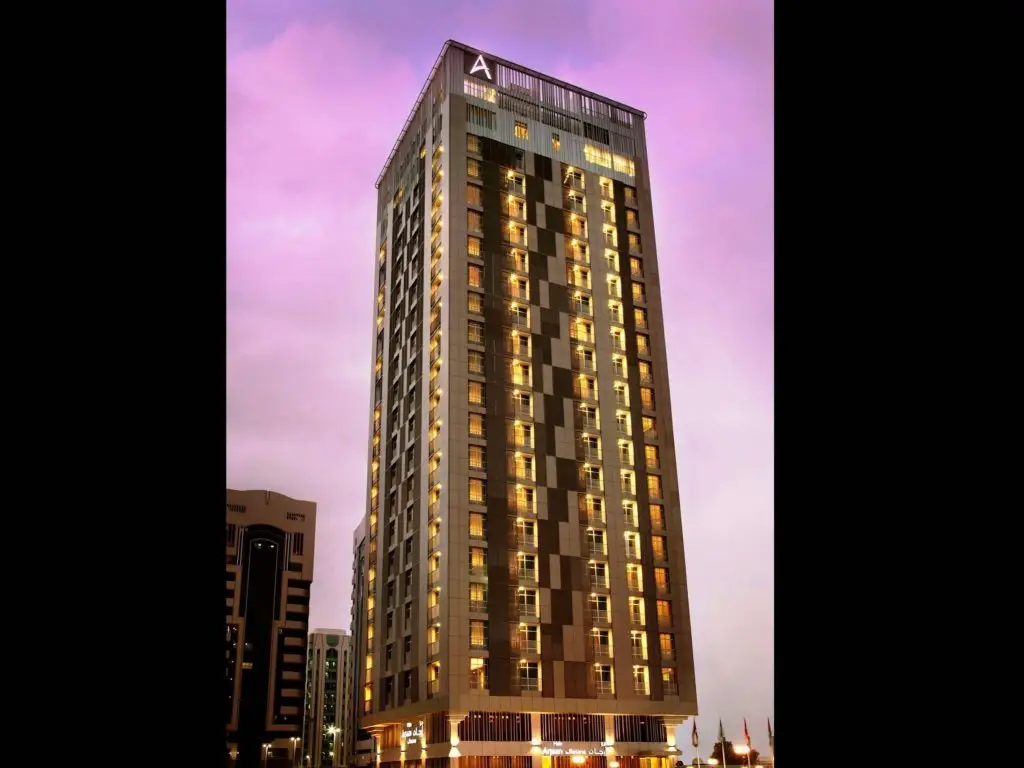 Hala Arjaan by Rotana, Deluxe Hotel Apartments — фото 1