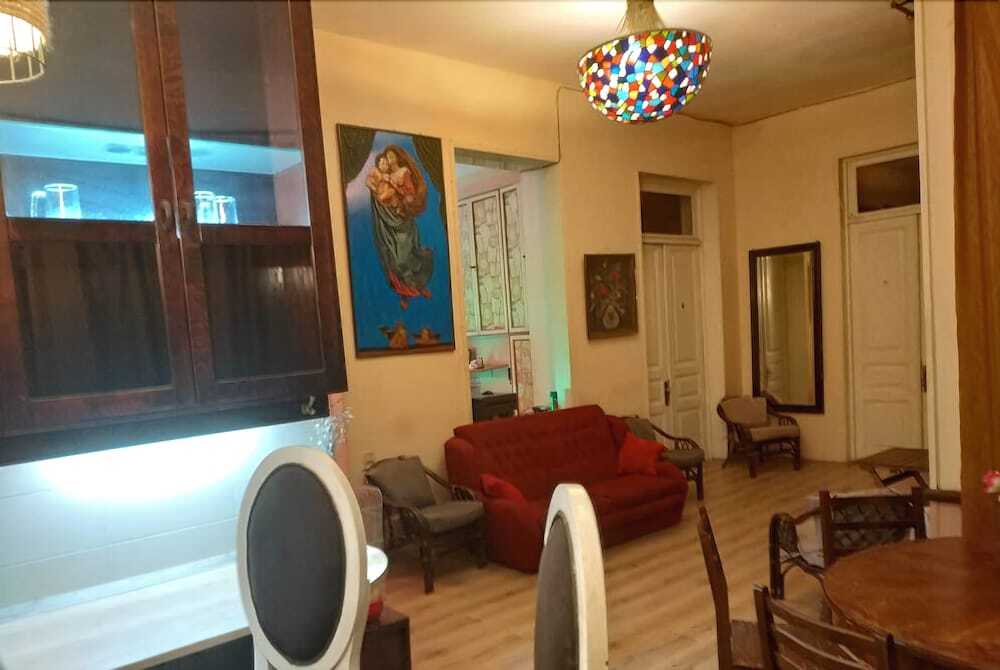 Тбилиси: TiflisLux Boutique Hostel