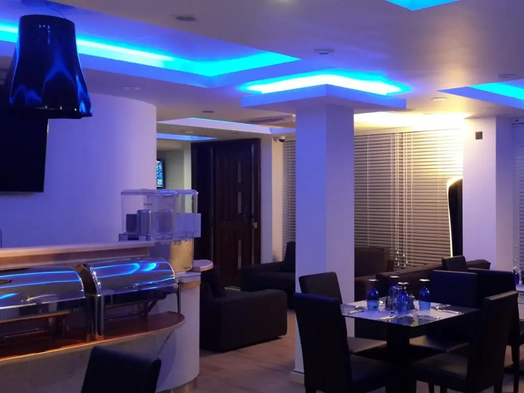 Северный атолл Мале: Airport Beach Hotel