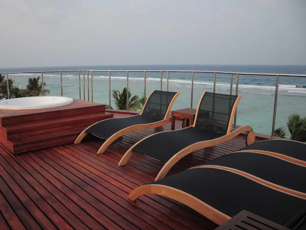 Северный атолл Мале: Airport Beach Hotel