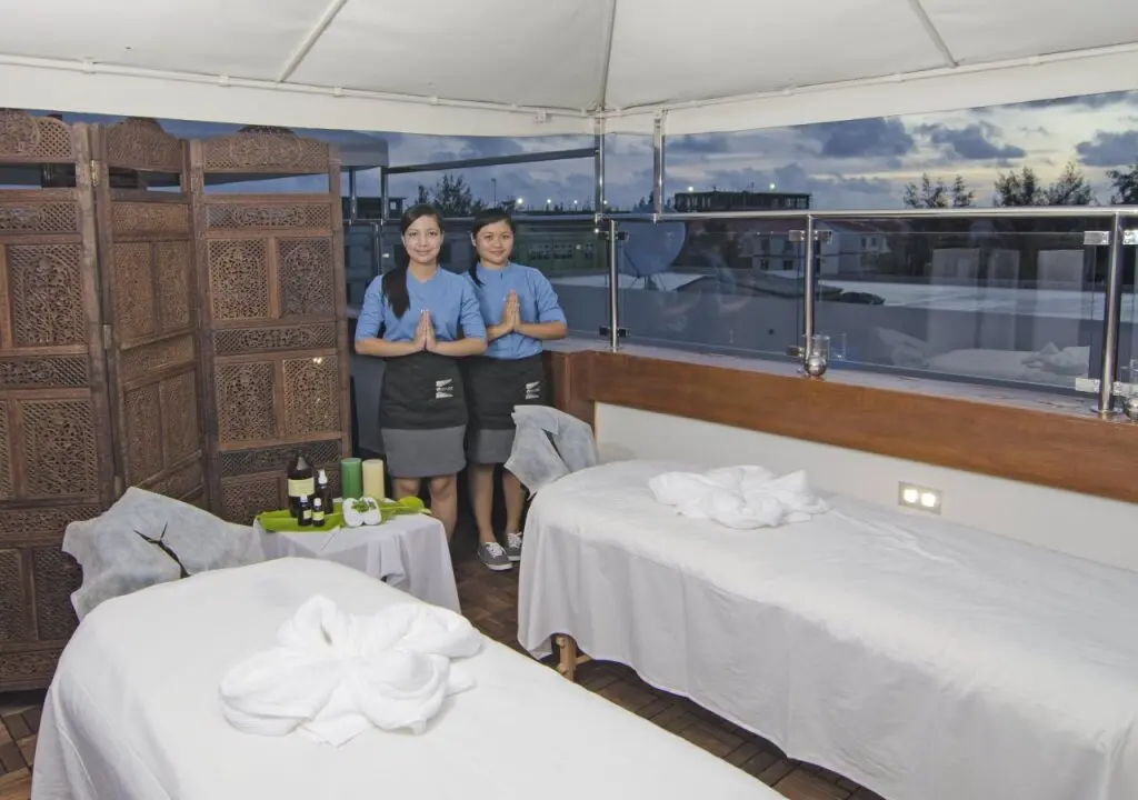 Северный атолл Мале: Airport Beach Hotel