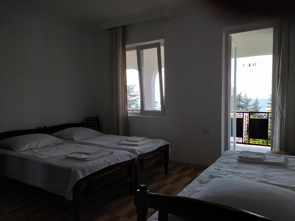 Батуми: Guest House TeNi