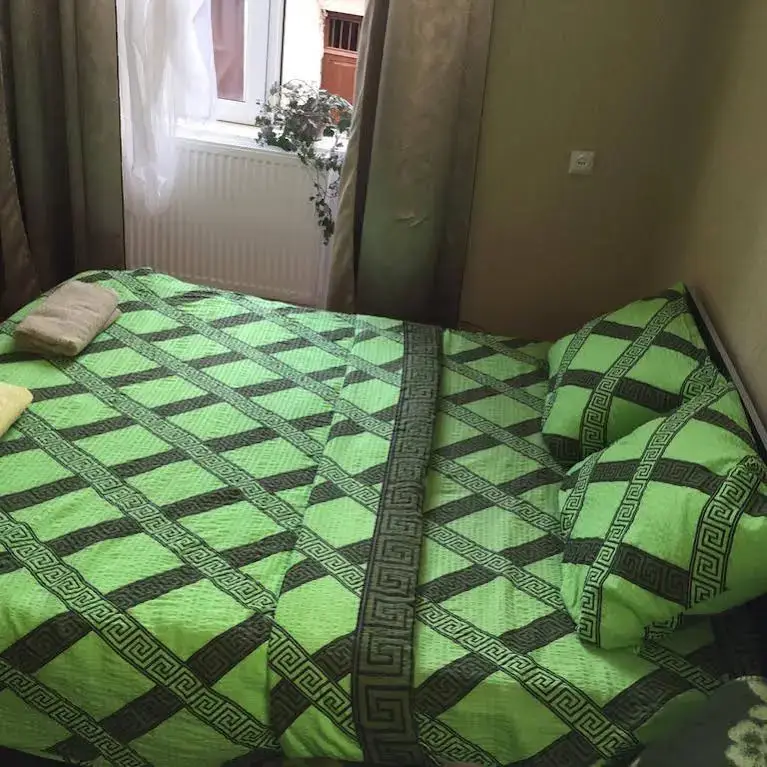 Тбилиси: Apartment on Aurutin Saiatnova