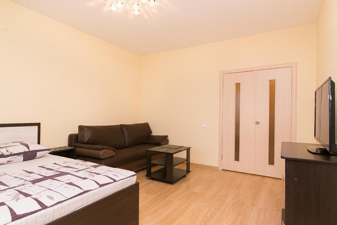Екатеринбург: Apartaments ALEXANDRIA on Tokarey 26