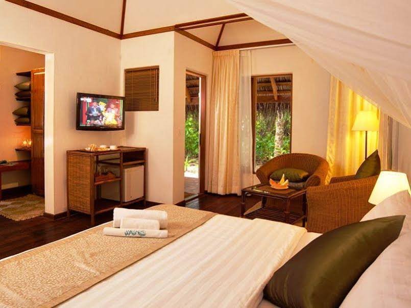 Атолл Алиф-Алиф: Madoogali Resort & Spa Maldives