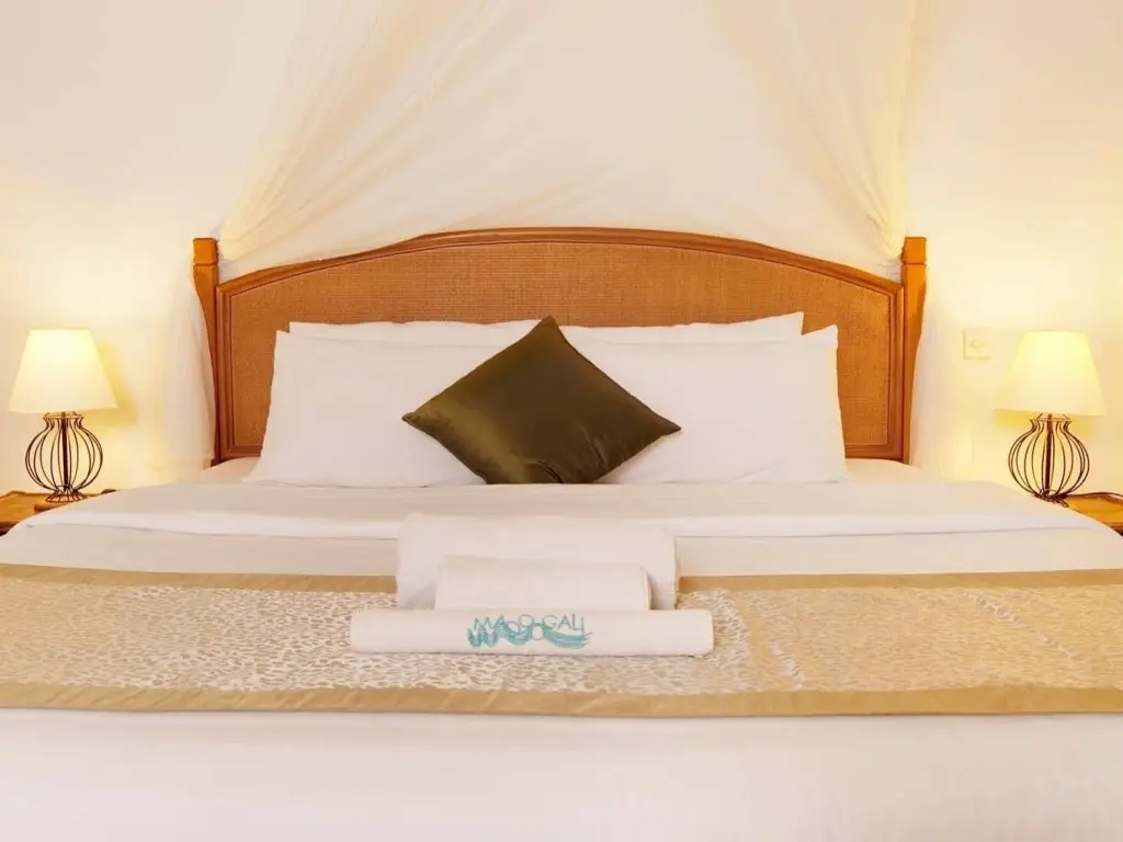 Атолл Алиф-Алиф: Madoogali Resort & Spa Maldives