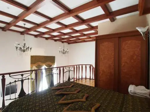 Мир: Mirskiy Castle