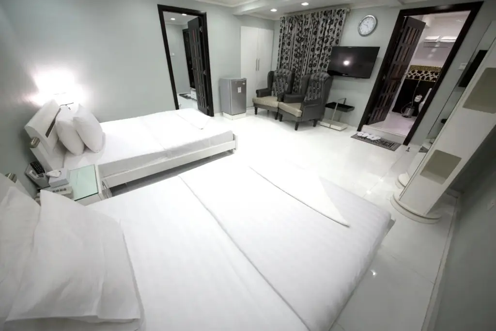 Дубай: White Fort Hotel