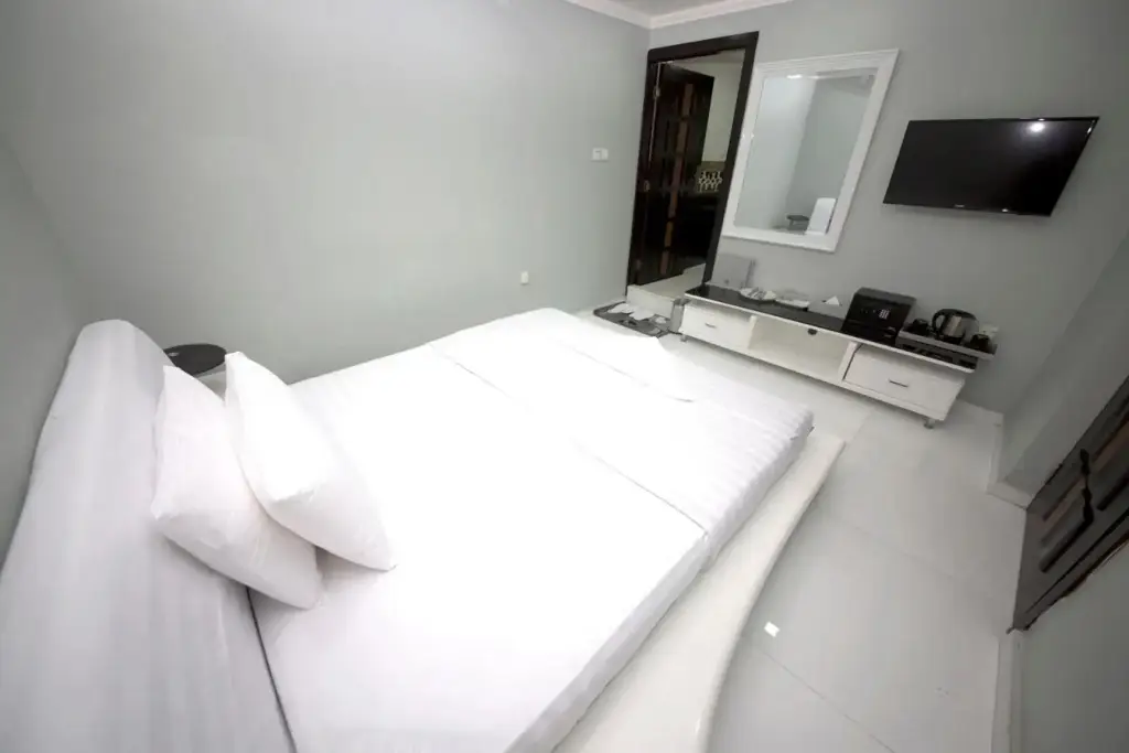 Дубай: White Fort Hotel