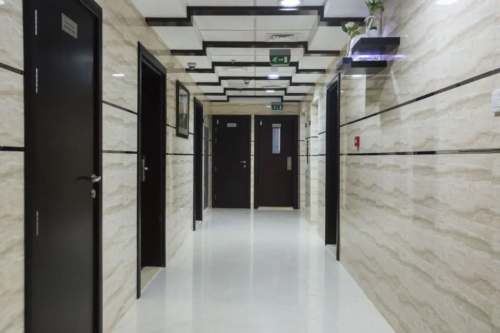 Дубай: Travellers Hotel Apartment