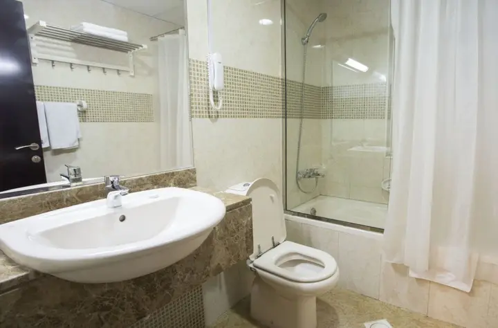 Дубай: Travellers Hotel Apartment