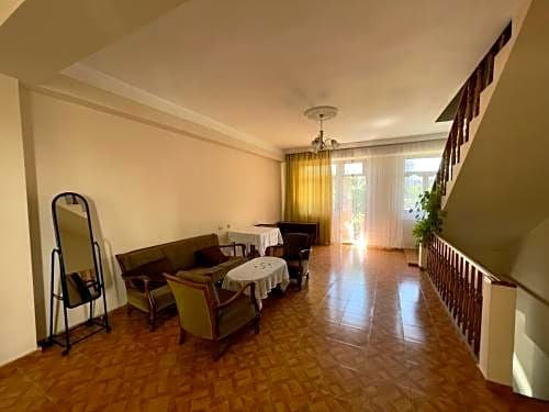 Батуми: Oto Hotel