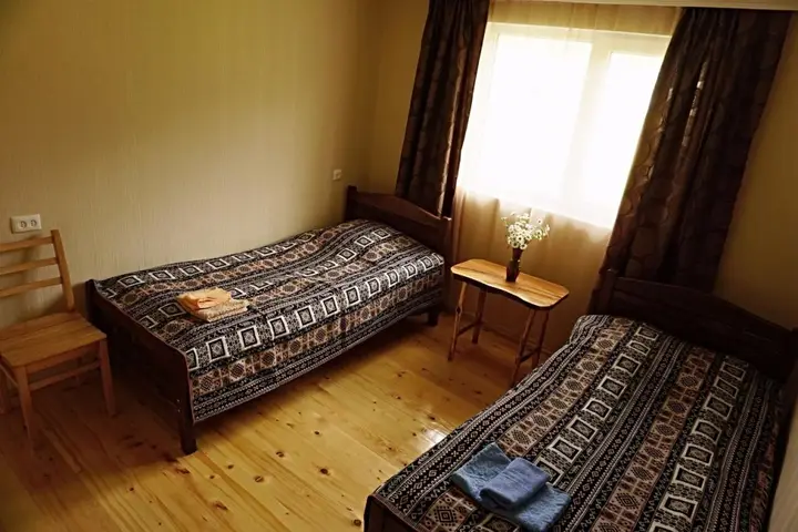 Местиа: Guest House Arina