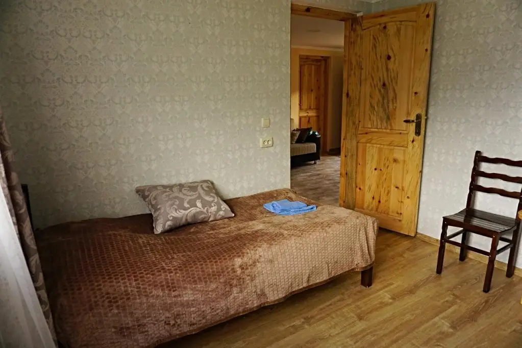 Местиа: Guest House Arina