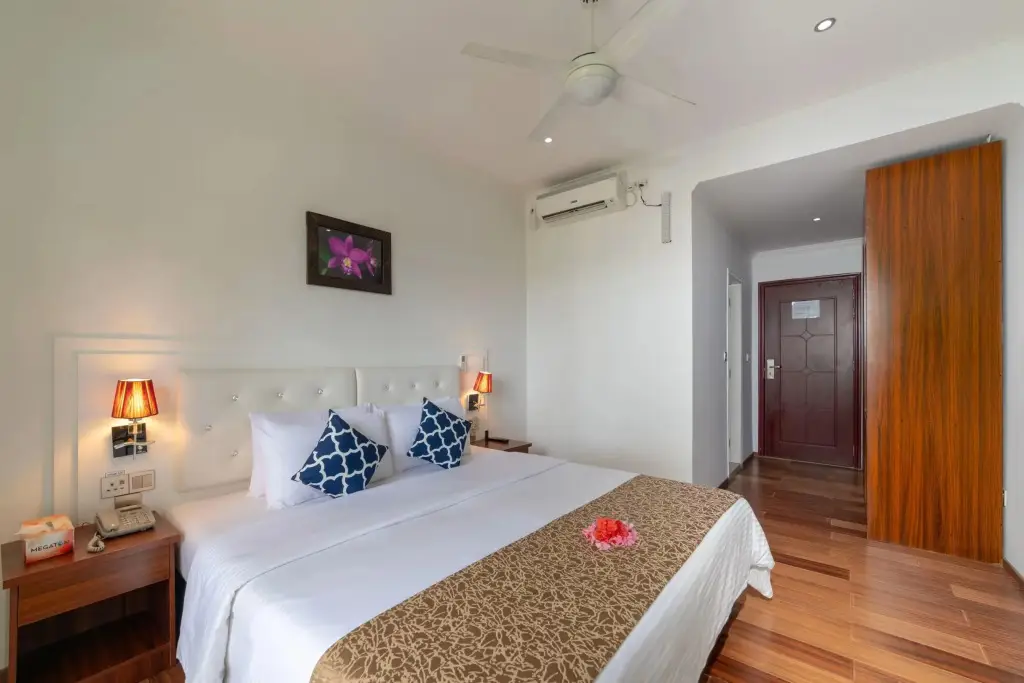 Южный Мале Атол: Sun Tan Beach Hotel