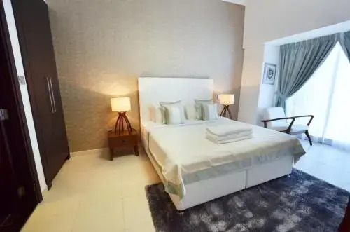 Дубай: Key One Homes - Cayan Tower