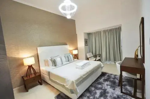 Дубай: Key One Homes - Cayan Tower