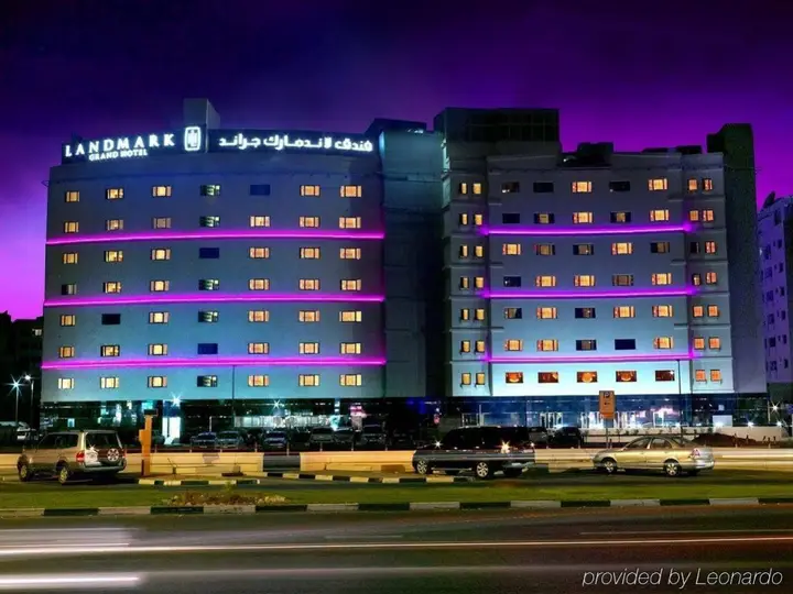 Дубай: Отель Landmark Grand Hotel