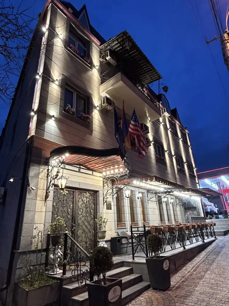 Ереван: Aleppo Hotel