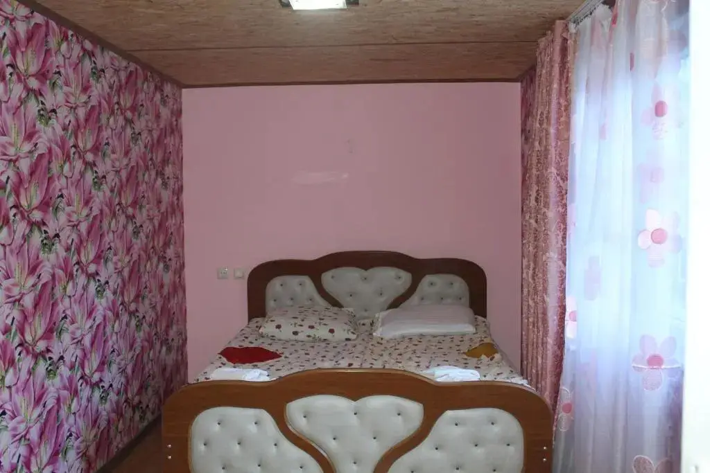 Местиа: Sweetnight