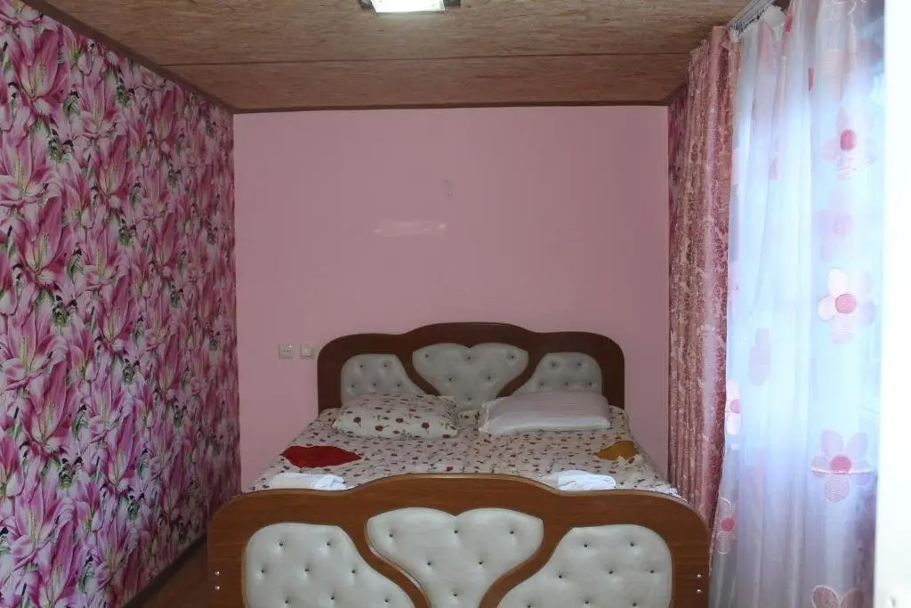 Местиа: Sweetnight