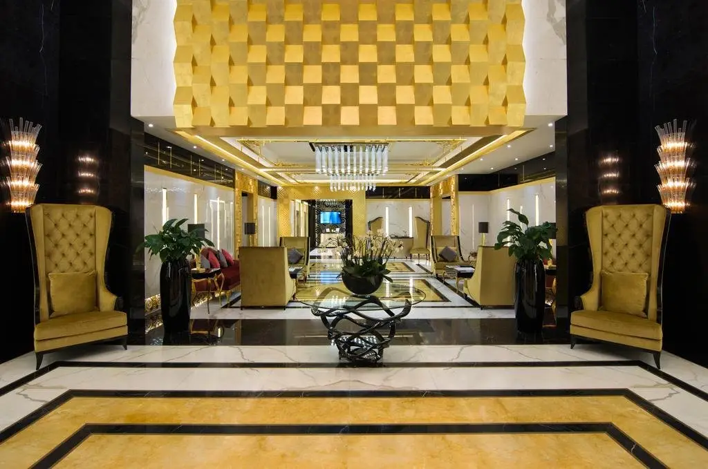 Дубай: DAMAC Maison Mall Street