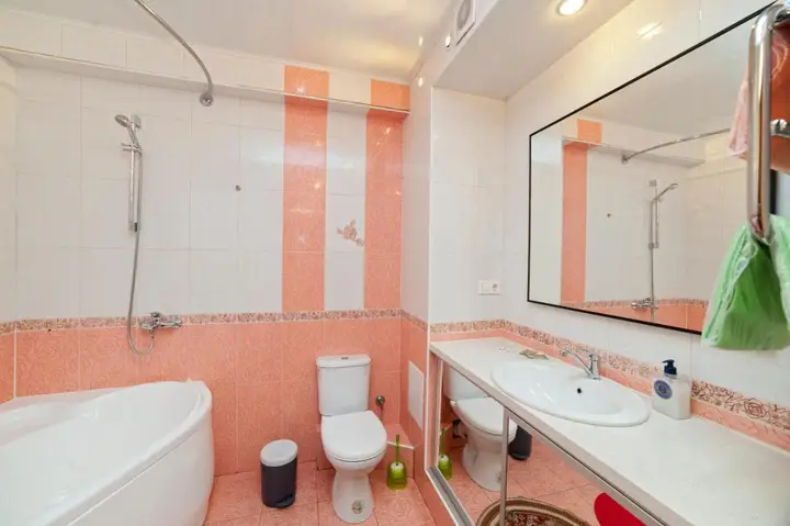 Екатеринбург: Apartments on Kuznechnaya 79