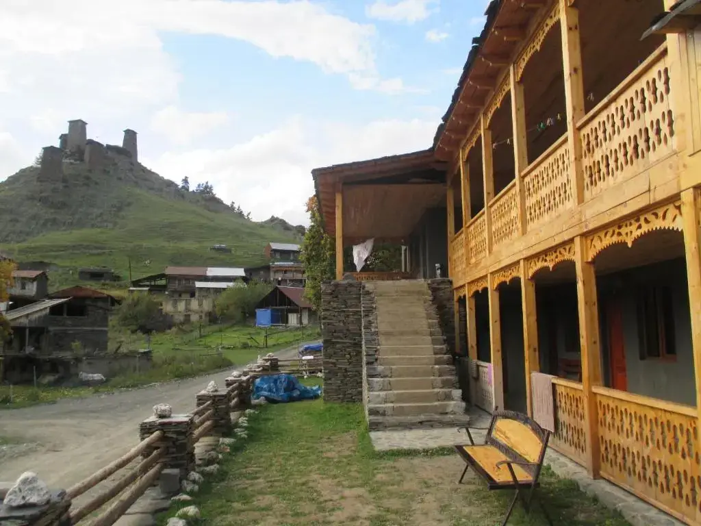 Омало: Guesthouse Lasharai