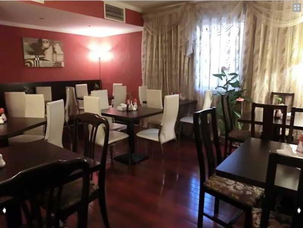 Дубай: Al Muraqabat Plaza Hotel Apartments