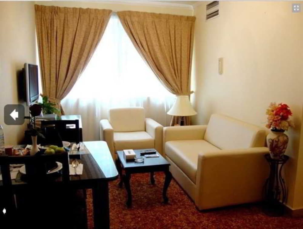 Дубай: Al Muraqabat Plaza Hotel Apartments