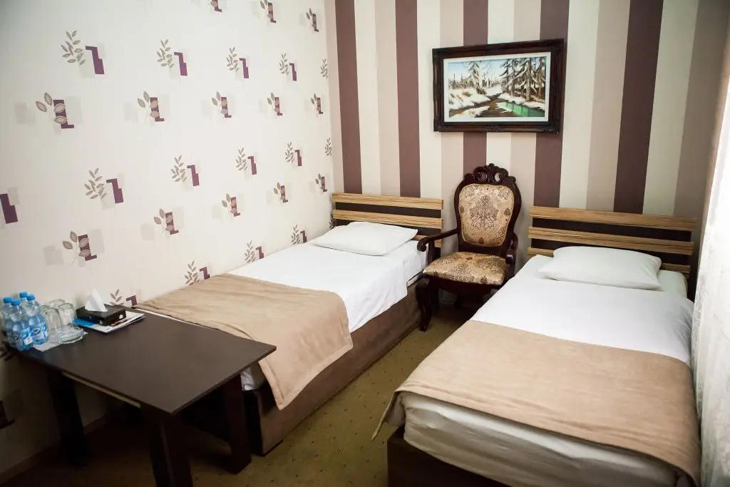 Шеки: Issam Hotel