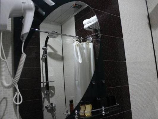 Шеки: Issam Hotel