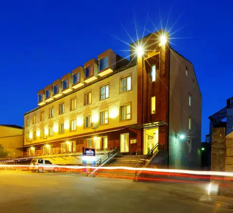 Отель Minotel Barsam Suites — фото 1