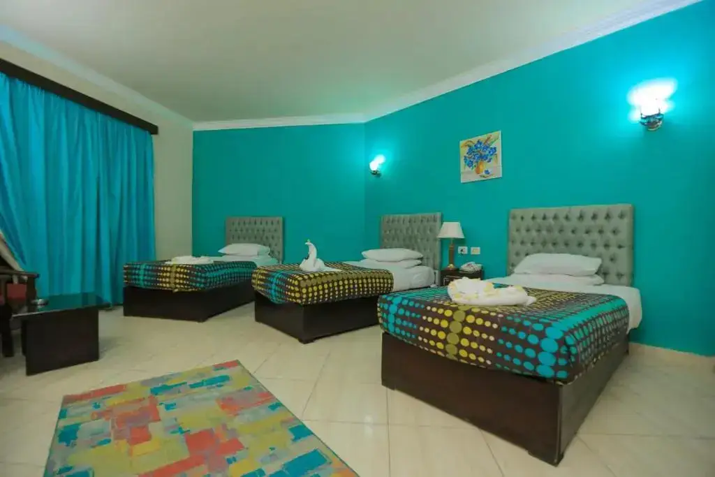 Атаках: La Sirena Hotel Beach Resort