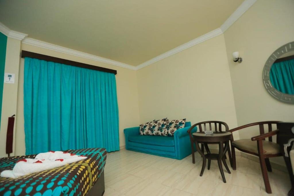 Атаках: La Sirena Hotel Beach Resort