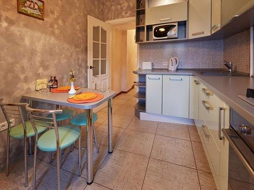 Минск: Eurocomfort on Nezavisimosti Apartments