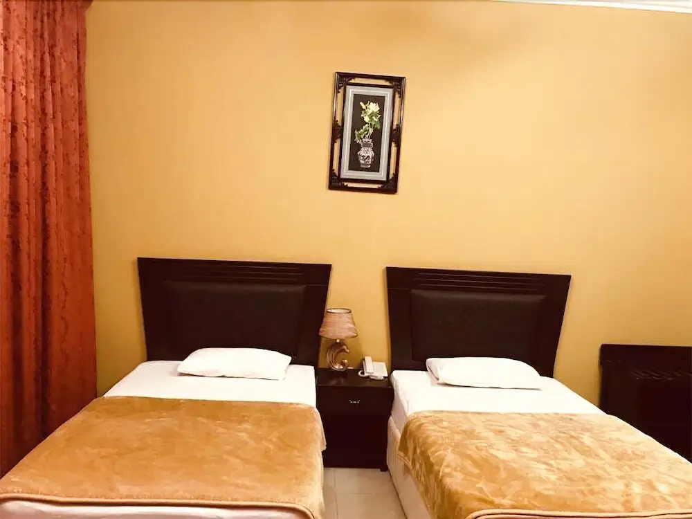 Шарджа: Al Amwaj Hotel