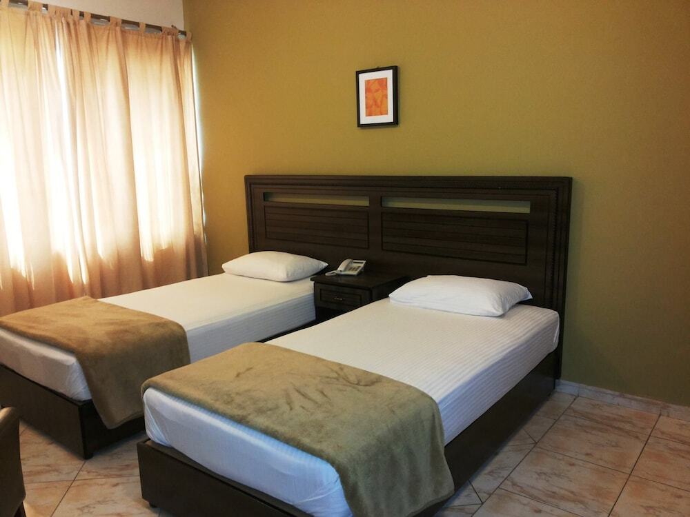 Шарджа: Al Amwaj Hotel