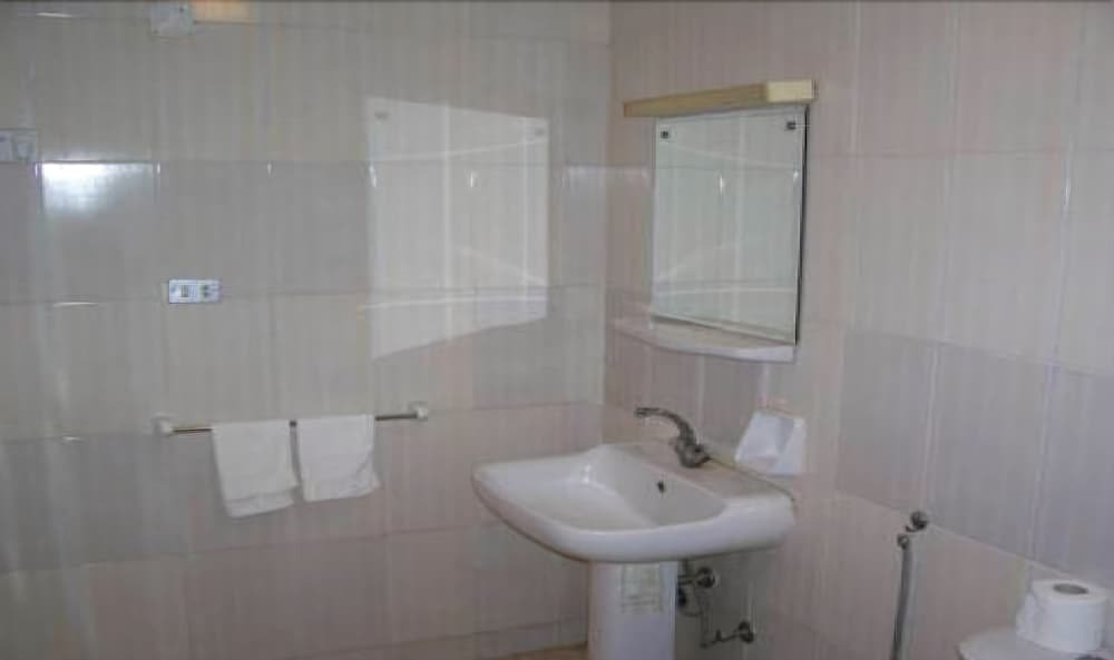 Абу-Симбел: Nefertari Hotel Abu Simble