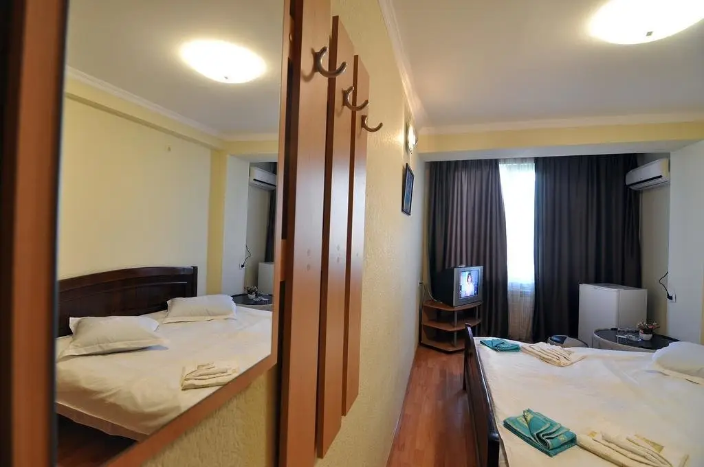 Тбилиси: Sun Rise Hotel