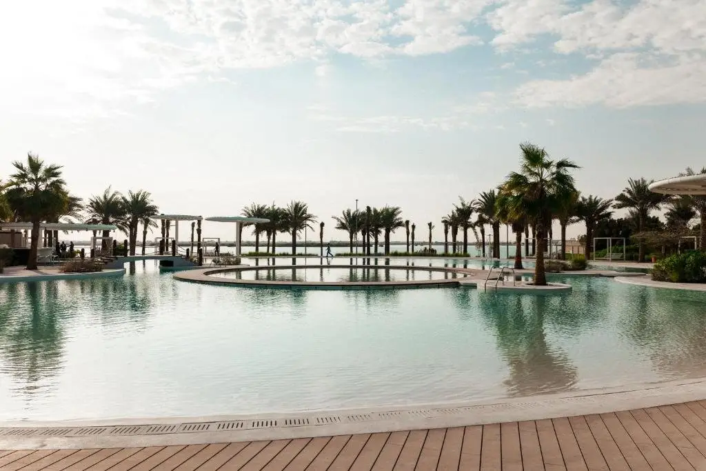 Абу-Даби: ERTH Abu Dhabi Hotel