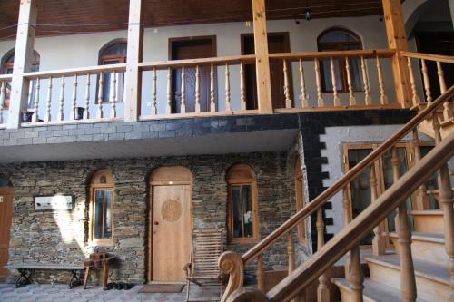 Местиа: Guesthouse David Zhorzholiani