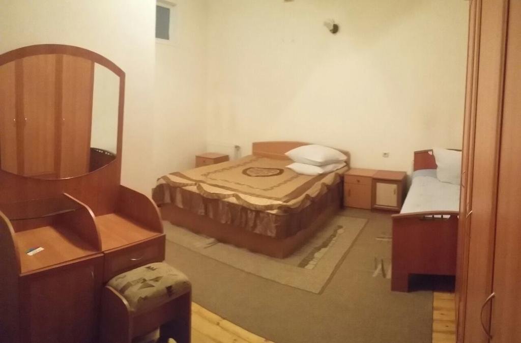 Шеки: Fm Hotel