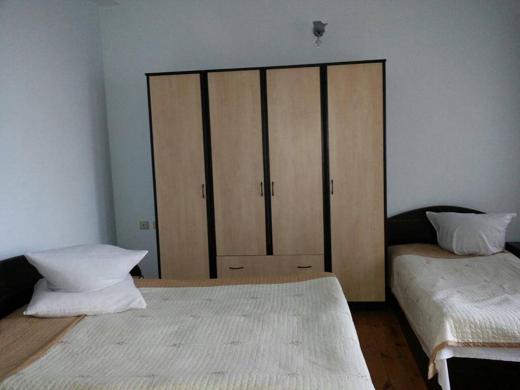 Шеки: Fm Hotel