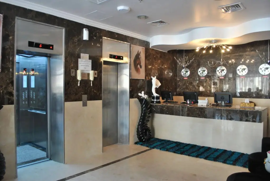 Мурба: Mirage Hotel Al Aqah