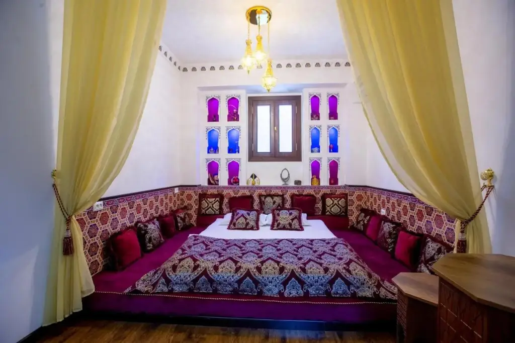 Бухара: Hotel Khurjin