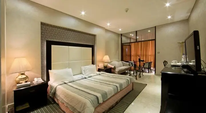 Дубай: President Hotel