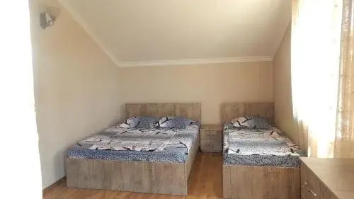 Батуми: Guest House on Iveria